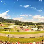 Grandprixcamp Red Bull Ring - Closest To The Track, Tents Next To The Main Entrance Luxuszelt