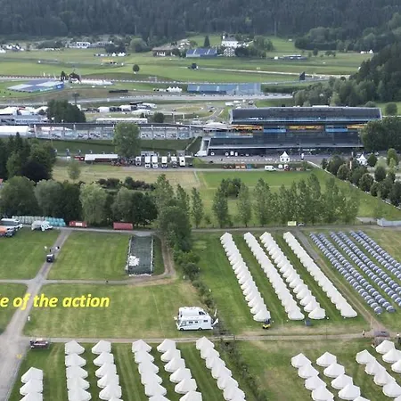 Lüks kamp alanı Grandprixcamp Red Bull Ring - Closest To The Track, Tents Next To The Main Entrance *