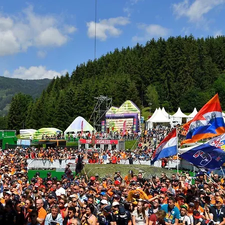 Grandprixcamp Red Bull Ring - Closest To The Track, Tents Next To The Main Entrance 豪华帐篷 *
