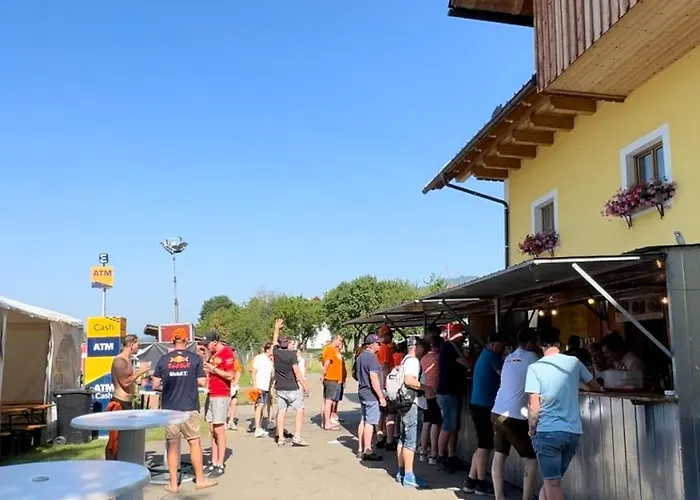 Luksusowy namiot Grandprixcamp Red Bull Ring - Closest To The Track, Tents Next To The Main Entrance Spielberg Bei Knittelfeld